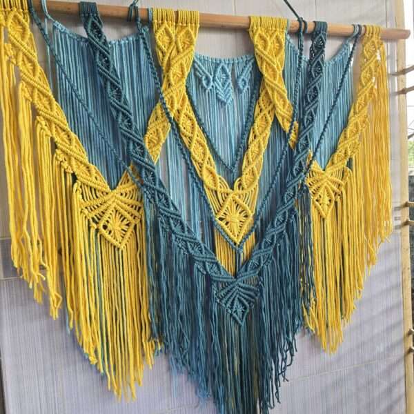 Macrame wall hanging( 4/4 feet)