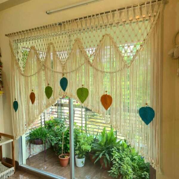 Macrame leaf curtain ( Semi half)
5.5/5 feet