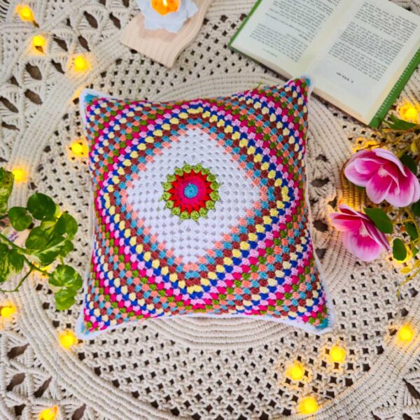 Choturvuz Daisy Cushion Cover