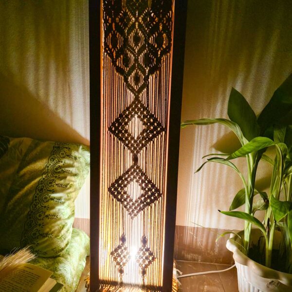 Choturvuz Wooden Lamp
